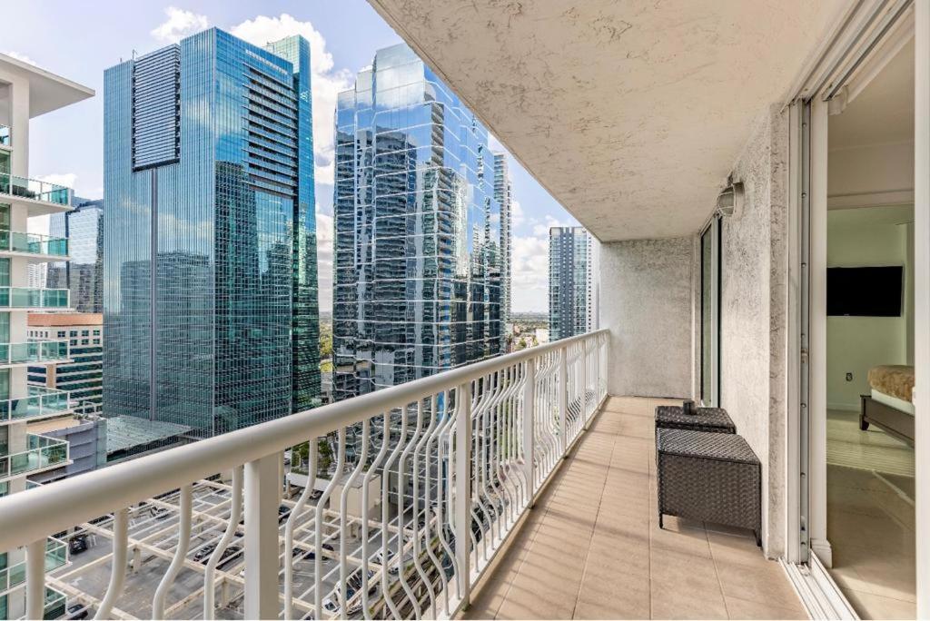 Two Bedroom Oceanview Apartment In Brickell ميامي المظهر الخارجي الصورة