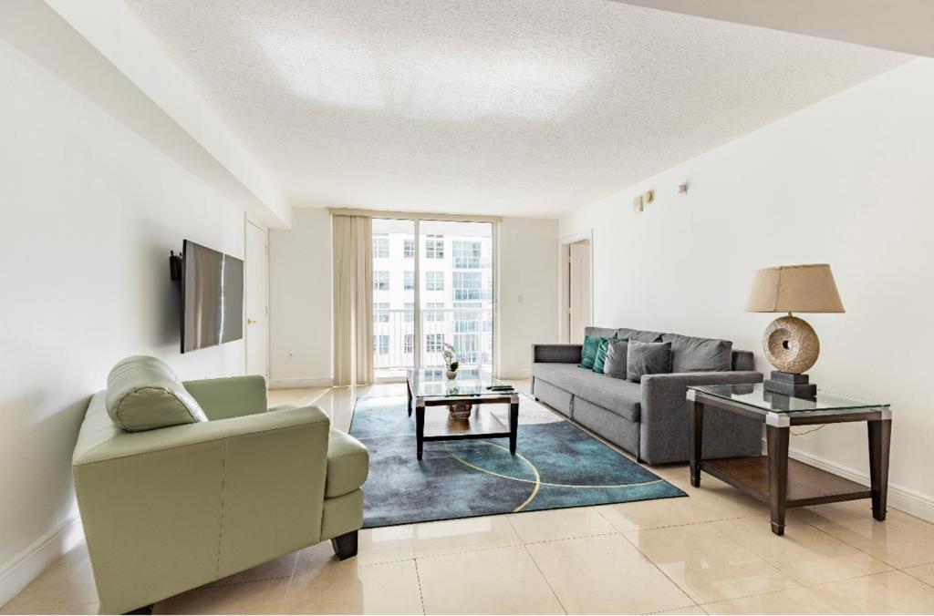Two Bedroom Oceanview Apartment In Brickell ميامي المظهر الخارجي الصورة