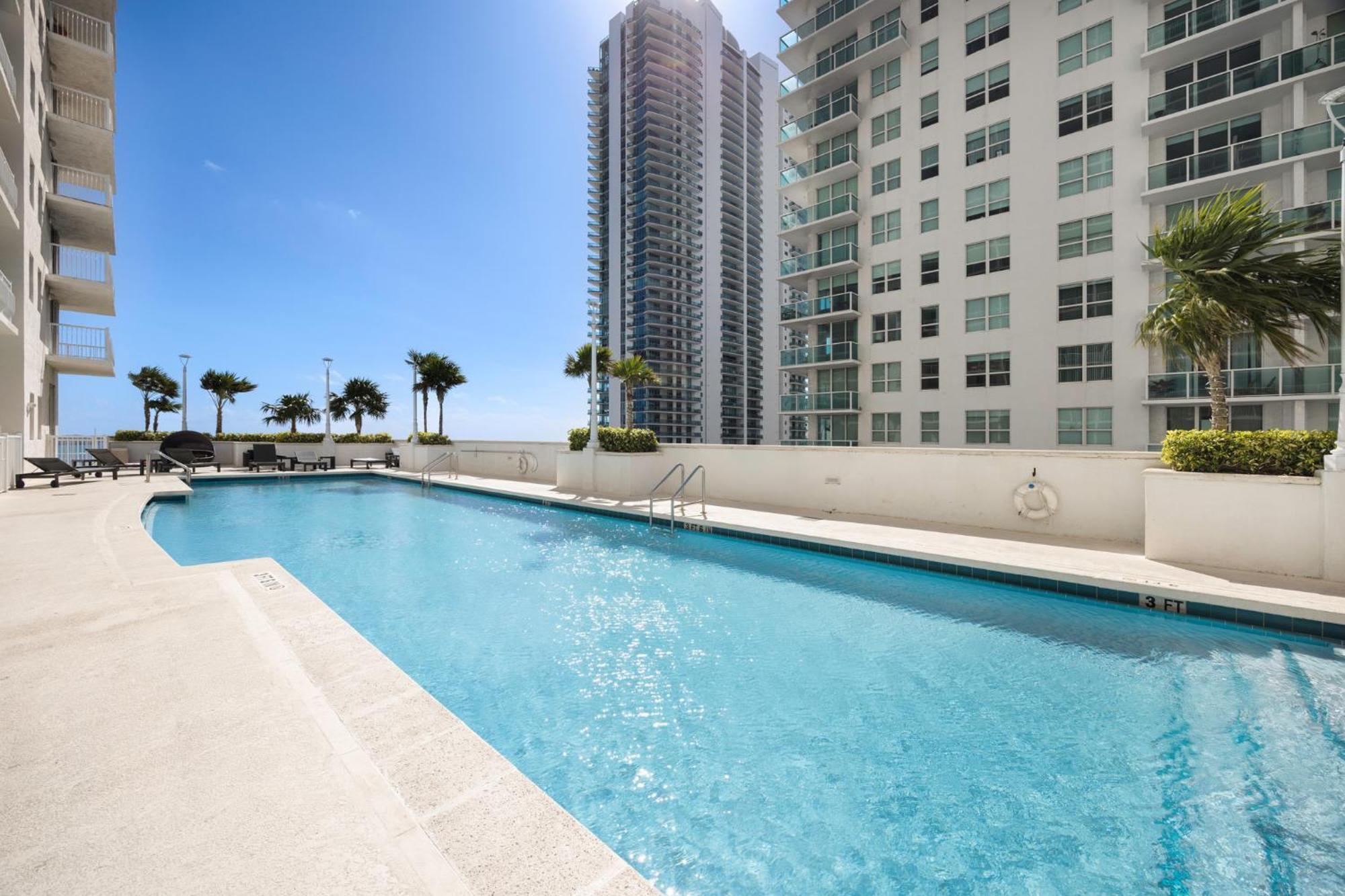 Two Bedroom Oceanview Apartment In Brickell ميامي المظهر الخارجي الصورة