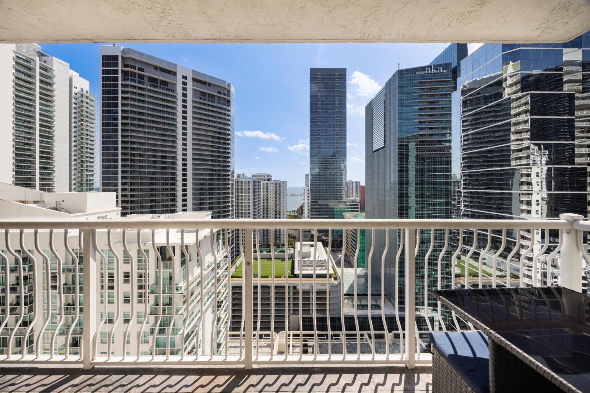 Two Bedroom Oceanview Apartment In Brickell ميامي المظهر الخارجي الصورة